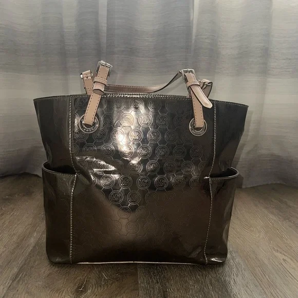Michael kors black metallic tote deals